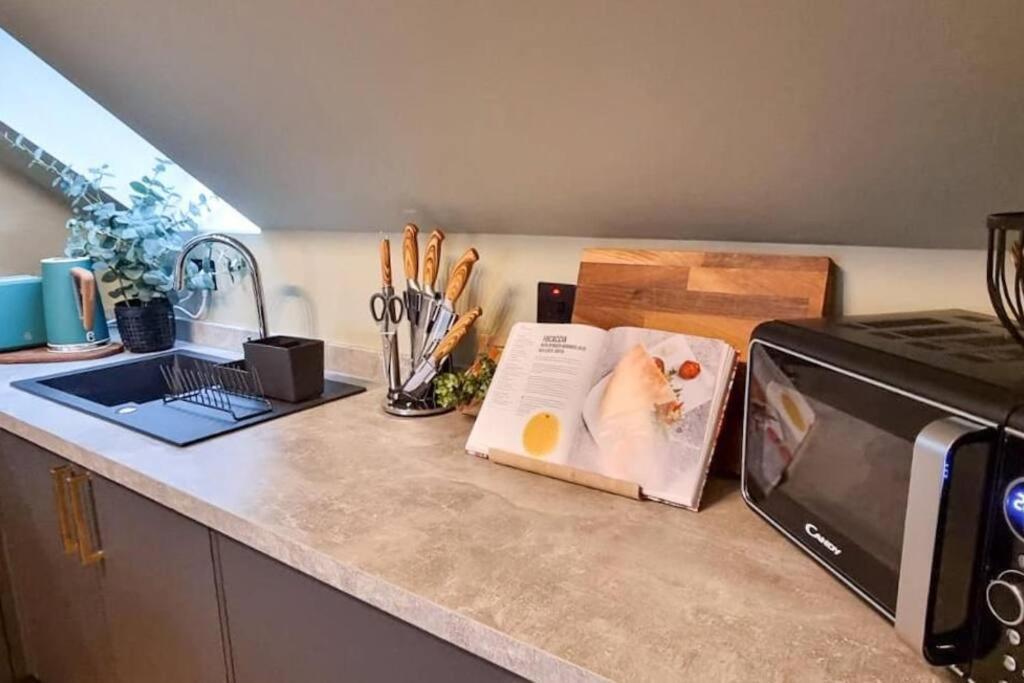 Super Stylish Apartment In Urmston Flat 3 외부 사진
