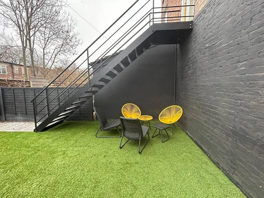 Super Stylish Apartment In Urmston Flat 3 외부 사진